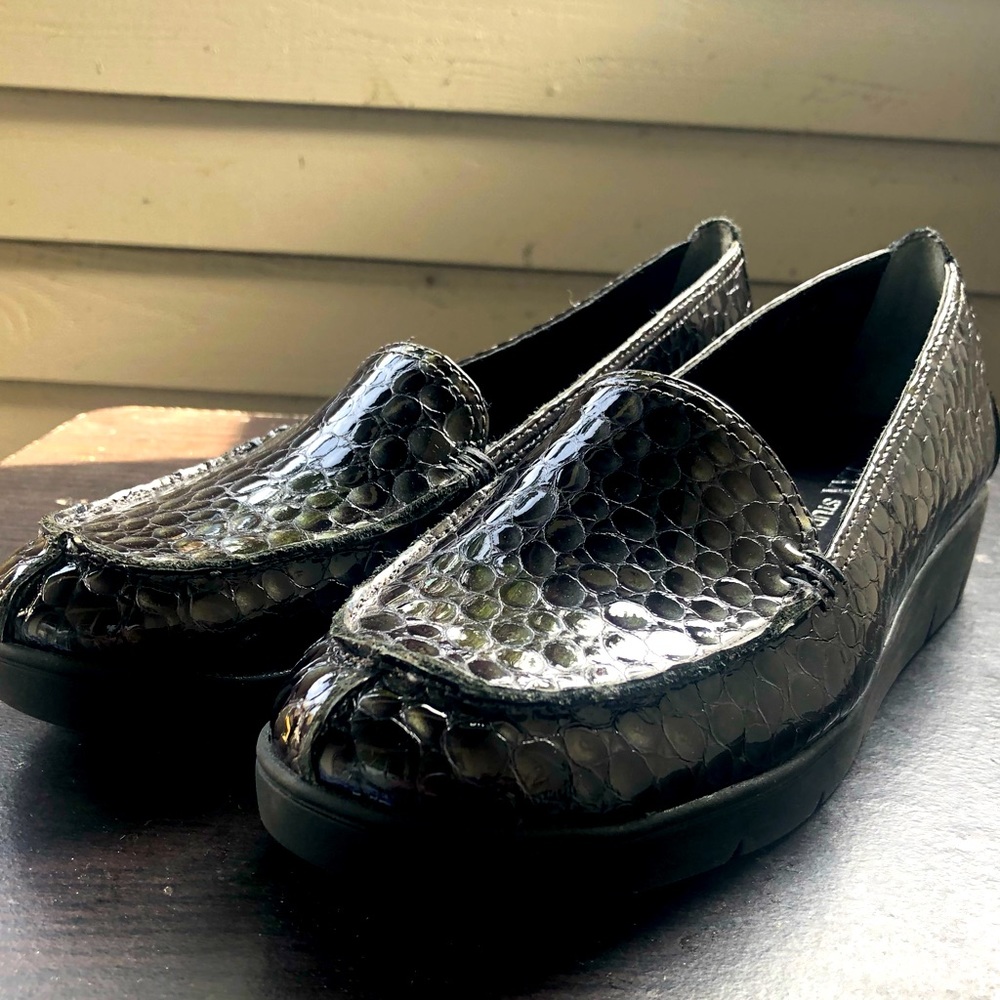 Flexx Studio Women’s Black Silver Croc Printed Slip On Dress Shoes Size 8B